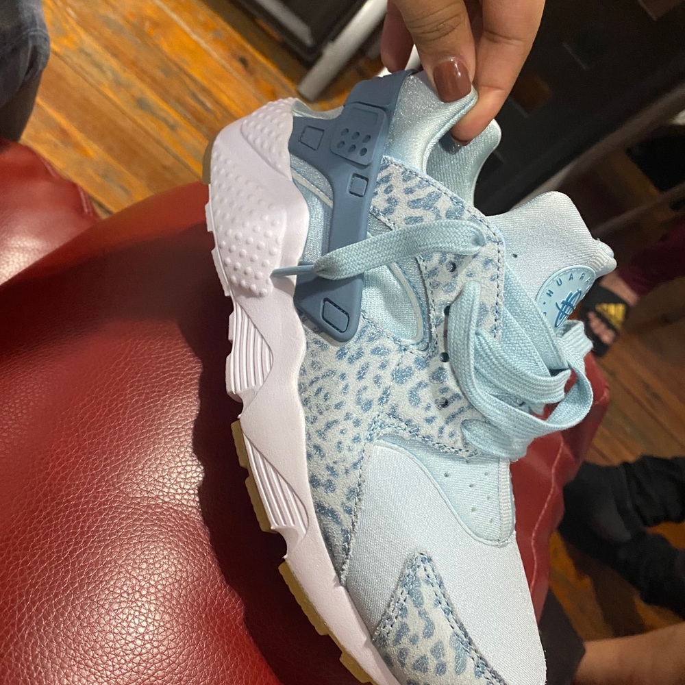 Huaraches sneakers